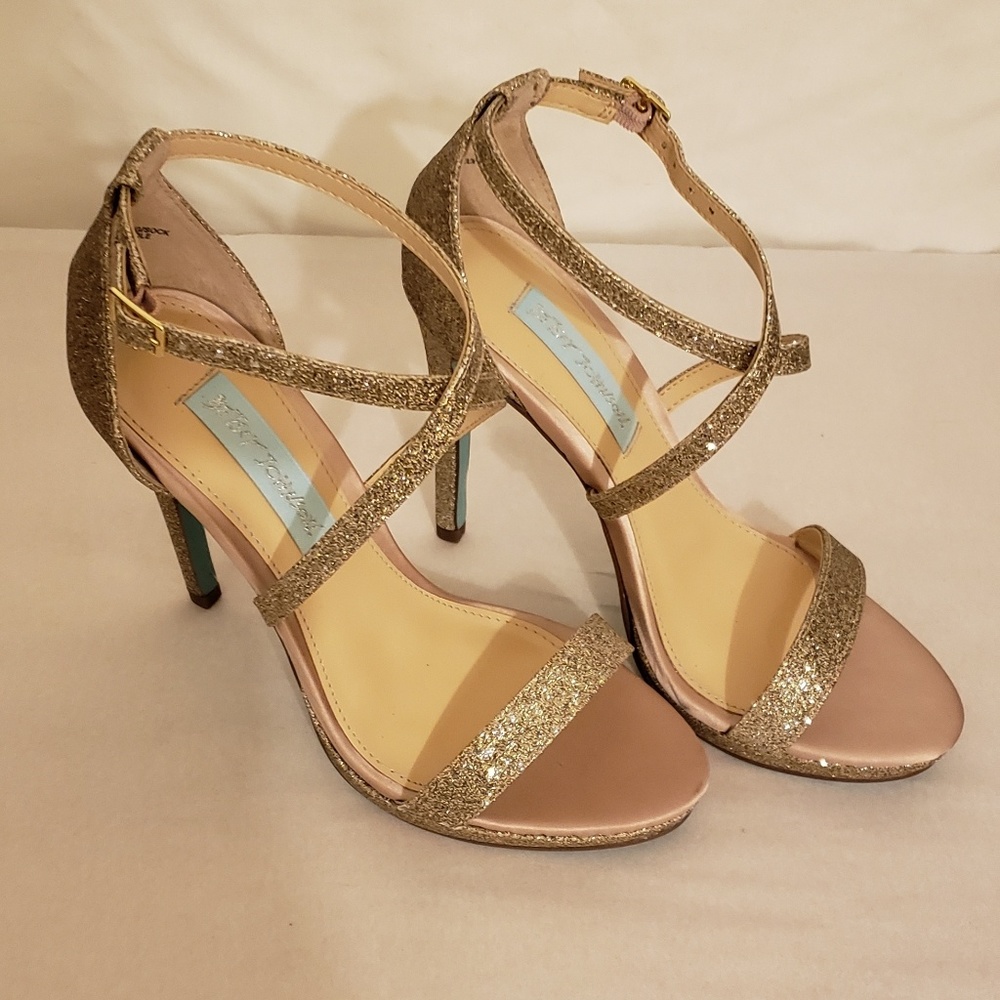 Betsey Johnson Stellitos